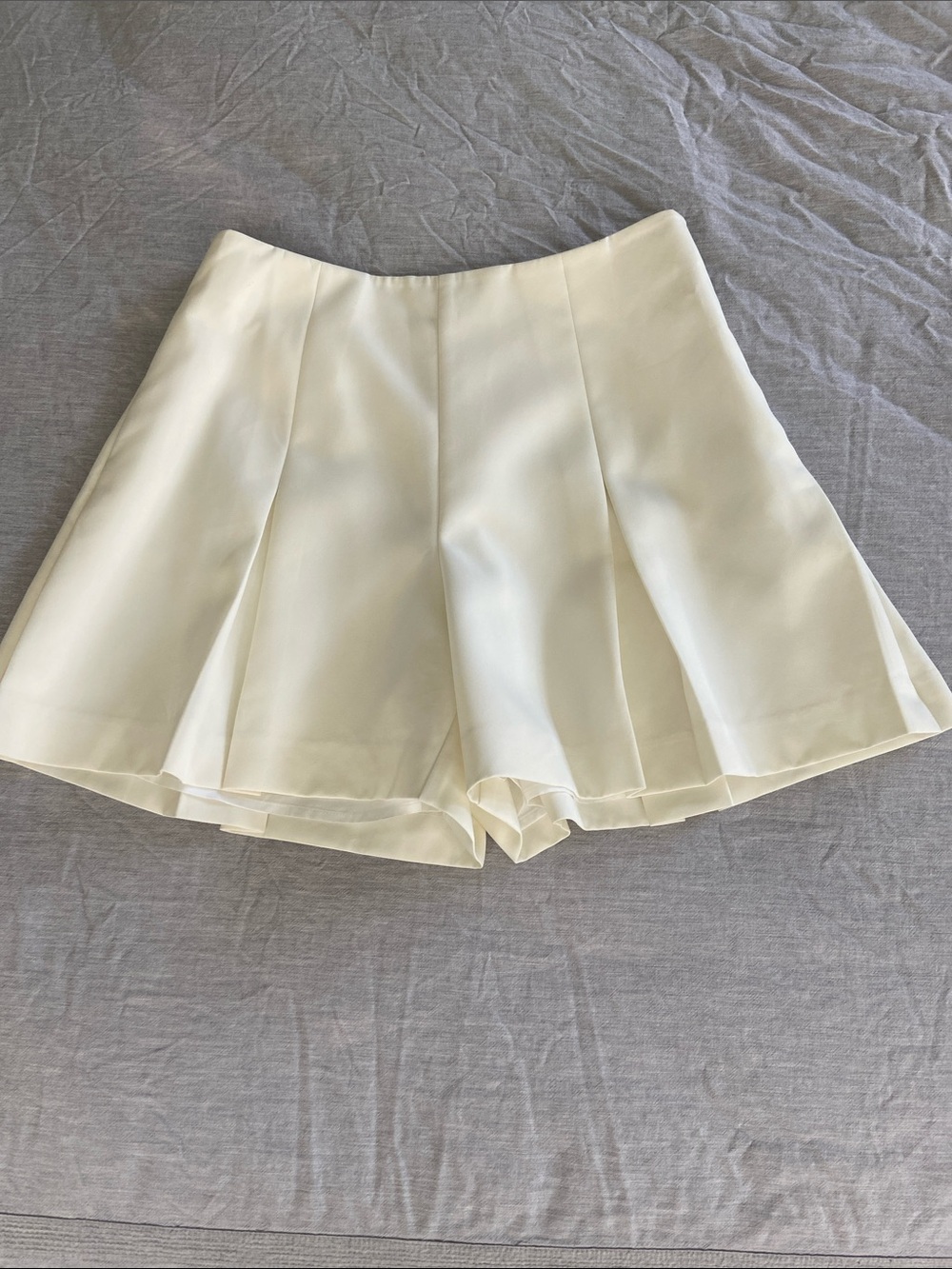 Milly Ivory Pleated Skort Shorts